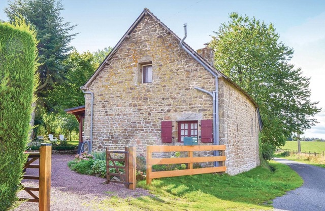 Beautiful home in Montaudin with WiFi