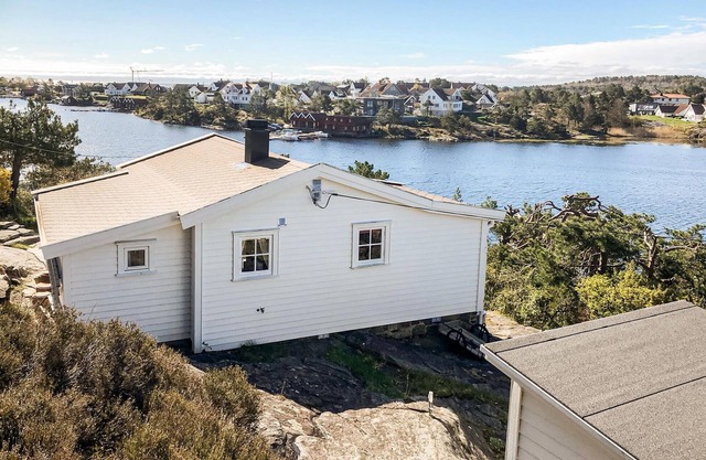 Beautiful home in Søgne
