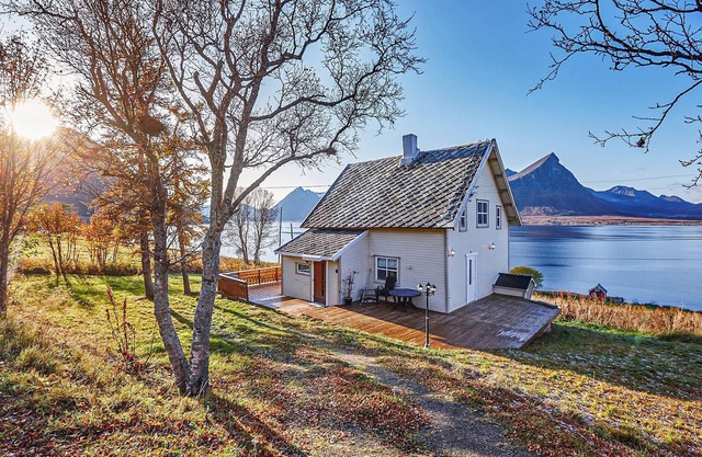 Beautiful home in Sortland with WiFi