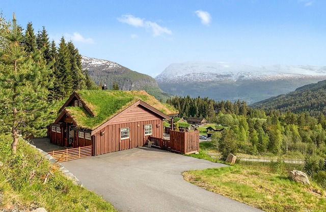 Beautiful home in Stryn with kitchen