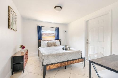 Beautiful home in West Palm - 5 min to Airport