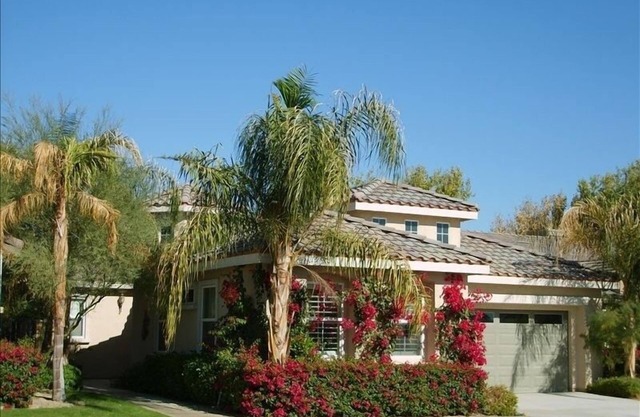 Beautiful Home on Golf Course with All Amenities