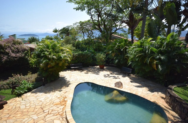 Beautiful house in cond. Ponta da Sela