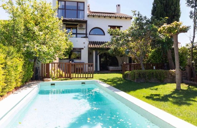 Beautiful house with pool in the heart of the Lecrín Valley