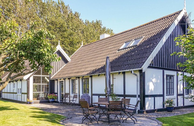 Beautiful, inviting cottage in picturesque surroundings just outside the village of Østermarie.