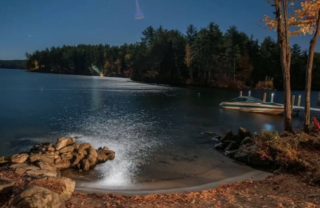 Beautiful Island Lake House