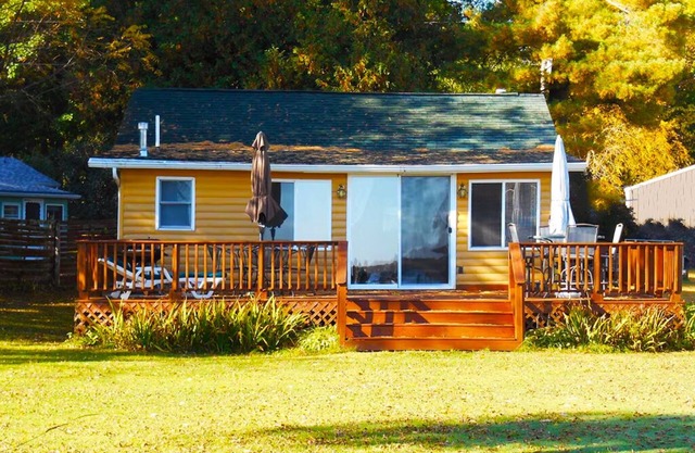 Beautiful Lake Cottage On Lake Noquebay - Family, Friends Wisconsin Getaway