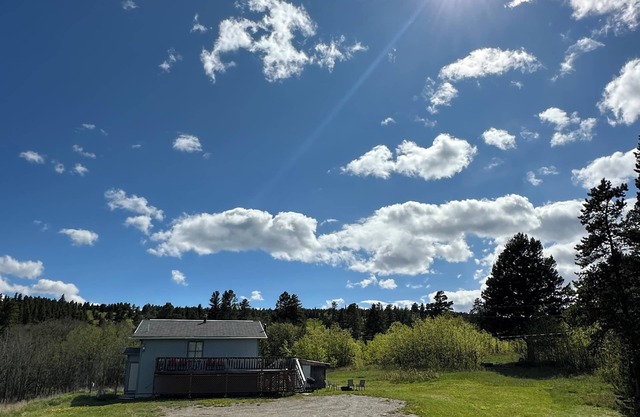 Beautiful Location, super close to hiking trails as well as breathtaking scenery