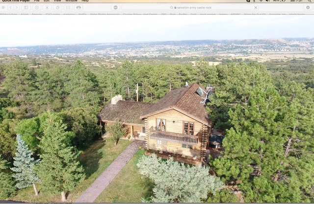 Beautiful Log Home in gated community on 100 acres