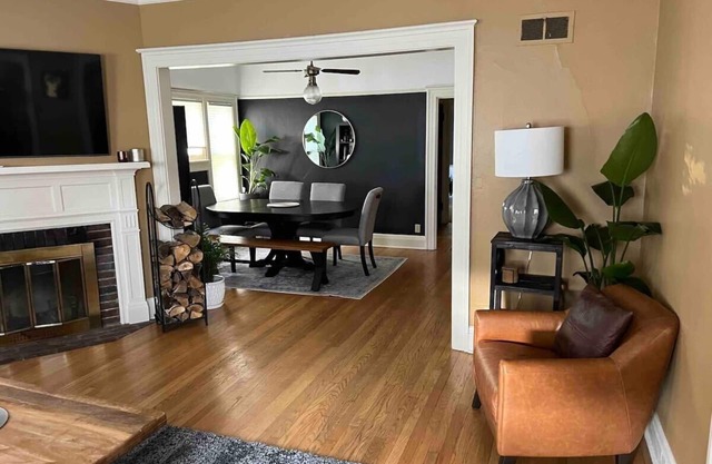 Beautiful Luxury Suite B of Shorewood Home