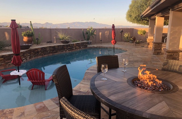 Beautiful New Custom Resort Pool home close to everything. Quiet + Private.