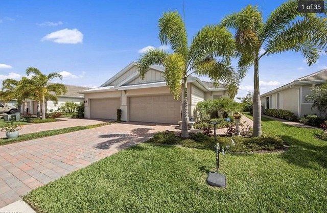 Beautiful newly furnished Villa in a resort community with tons of amenities