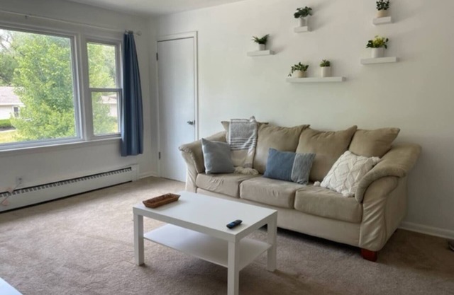 Beautiful, Newly-Renovated 2-Bedroom Apartment in Madison