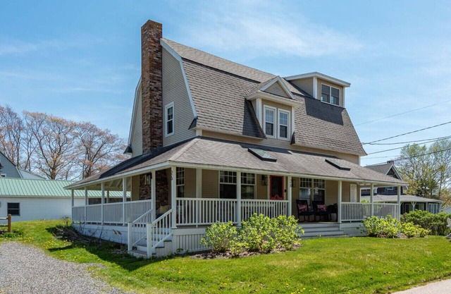 Beautiful Ocean Point Escape