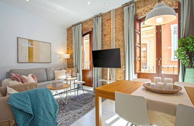 Beautiful one-bedroom apartment near the Cathedral. Zacatin 301