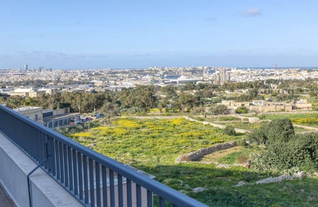 Beautiful PENT with terrace & spectacular views