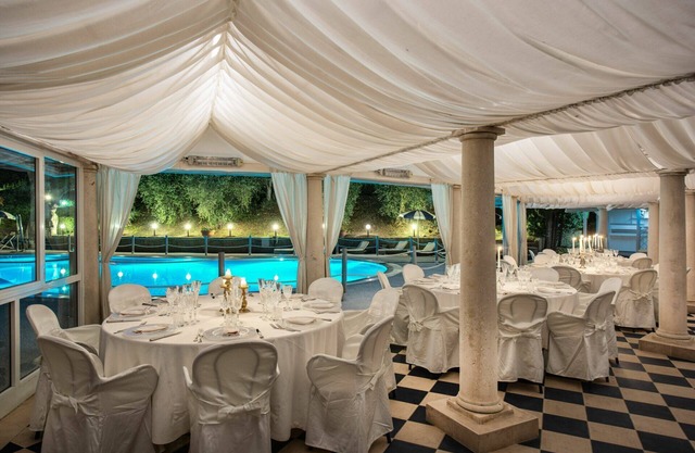 Beautiful private villa for 14 guests with WIFI, A/C, private pool