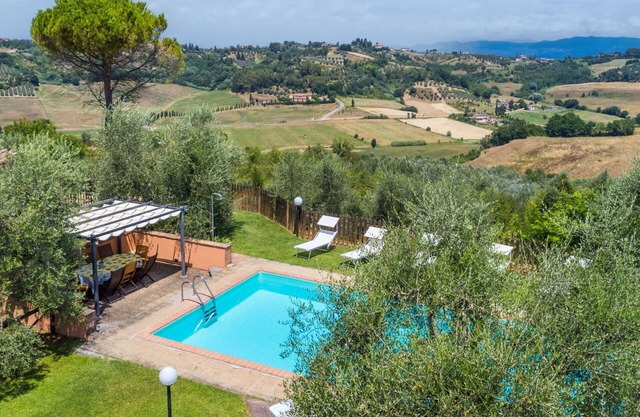 Beautiful private villa for 8 people with A/C, private pool, WIFI, TV and terrace