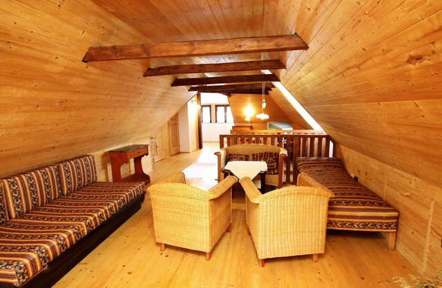 Beautiful private villa for 6 guests with WIFI, hot tub and TV