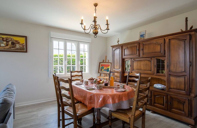 Beautiful private villa for 6 people with TV
