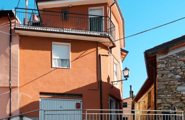 Beautiful private villa for 5 people with WIFI, TV, terrace, pets allowed and panoramic view
