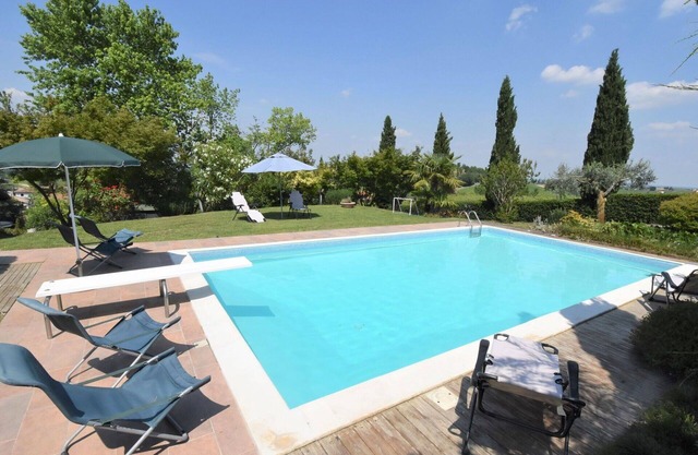 Beautiful private villa with private pool, WIFI, A/C, TV, patio, pets allowed and panoramic view