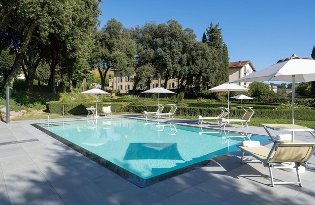 Beautiful private villa for 26 people with private pool, hot tub, WIFI, TV and panoramic view