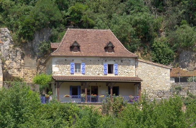 BEAUTIFUL QUERCYNOISE RESIDENCE with breathtaking views of the Lot and St Cirq Lapopie