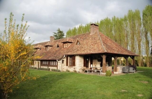 Beautiful Rambouillet forest farmhouse