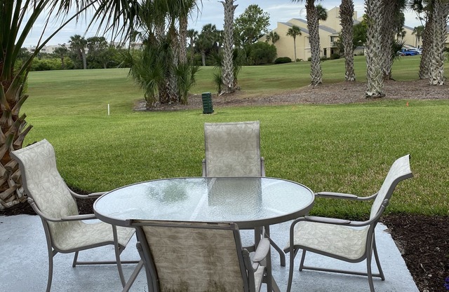 Beautiful Sawgrass Country Club condo! 3 day min