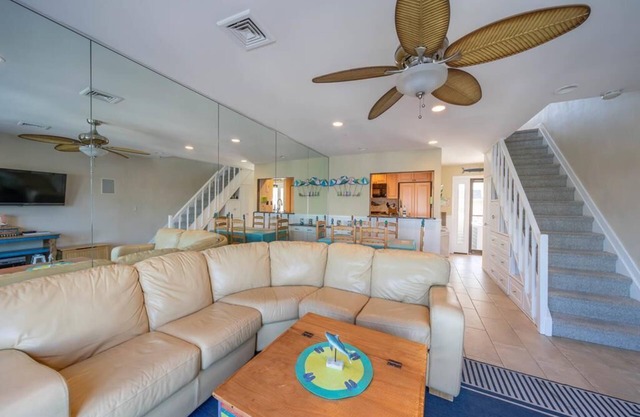BEAUTIFUL STONE HARBOR BAYFRONT 3BED/2 BATH POOL & BOAT SLIP