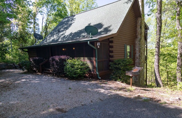 Beautiful sunsets, decks, firepit!