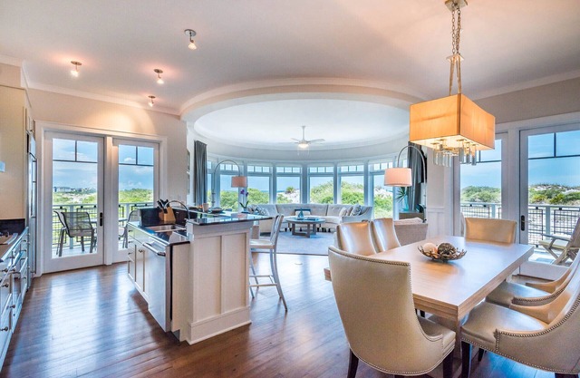 BEAUTIFUL VIEWS! WATERSOUND-Beachfront, Views from All Rooms, 3 Bdrms, Slps 8