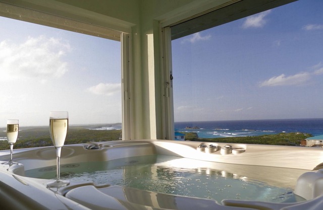 Beautiful villa with breathtaking panoramic views, 300 yds from stunning beach.