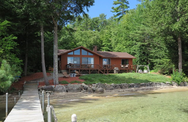 Beautiful Winnipesaukee Veasey Shore, Mountain View, Sandy beach, 50 ft dock.