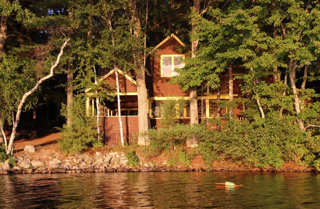 Beautifully maintained, 1905 original lakefront summer home – super pet friendly