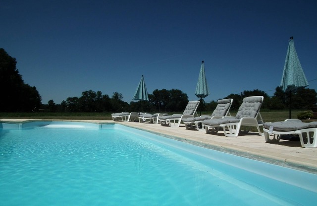 Beautifully Renovated Farmhouse/Barn With Private Heated Swimming Pool