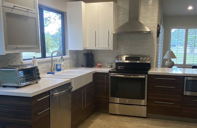 Beautifully Renovated - Golf Views - Loads of Amenities - Minimum Stay Required