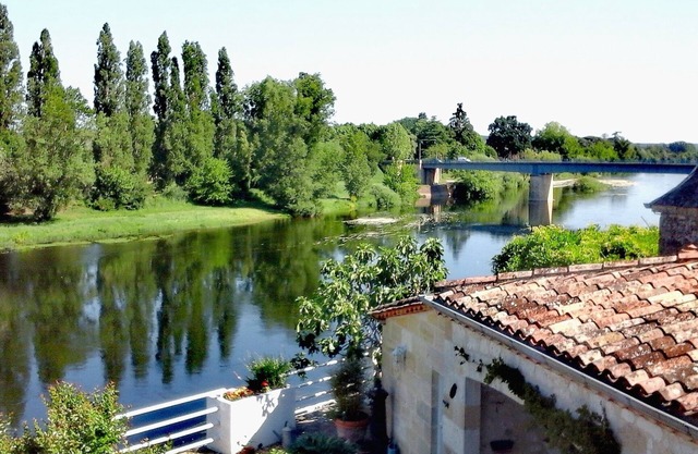 Bed and breakfast at the water's'edge