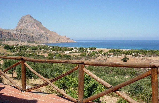 Bed & Breakfast in a renovated sea view farmhouse near San Vito lo Capo
