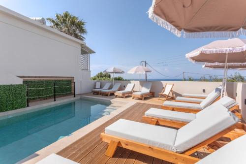 Bel Momento - Family Room