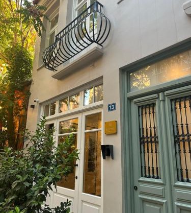 Belle Athenes - Luxury Rooms at Monastiraki Railway Station