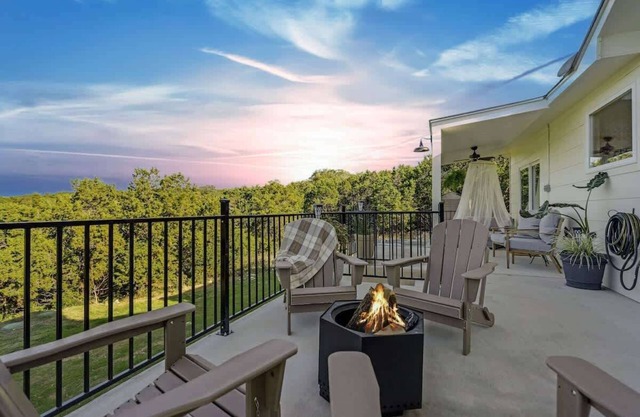 Belle Vue: Hot-Tub + 5 mins from River!