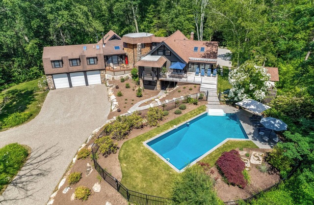 Berkshires Estate w/Heated Pool by Evergreen Home