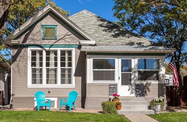 Bespoke Downtown Charmer with Modern Amenities