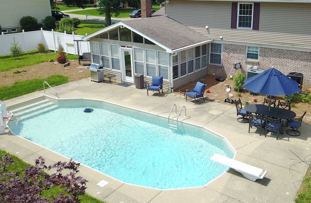 Best in show. Pool. Bar. Pool Table. Basketball.