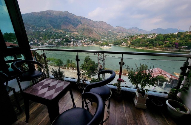 Best Lake View Stay in Bhimtal