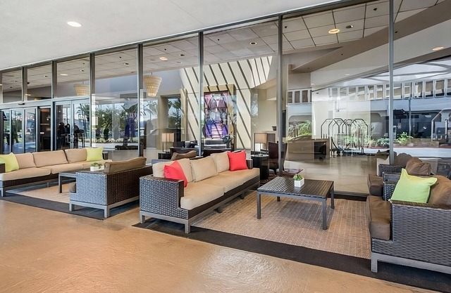 Best Value, Quality Stay! Close to Automobile Driving Museum, w/Shuttle!