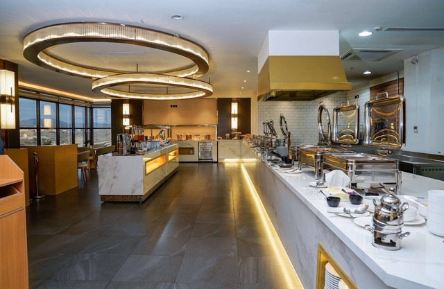 Best Western Plus Danat Almansak Hotel