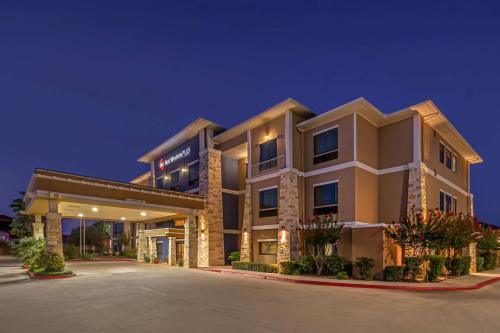Best Western Plus Lytle Inn and Suites